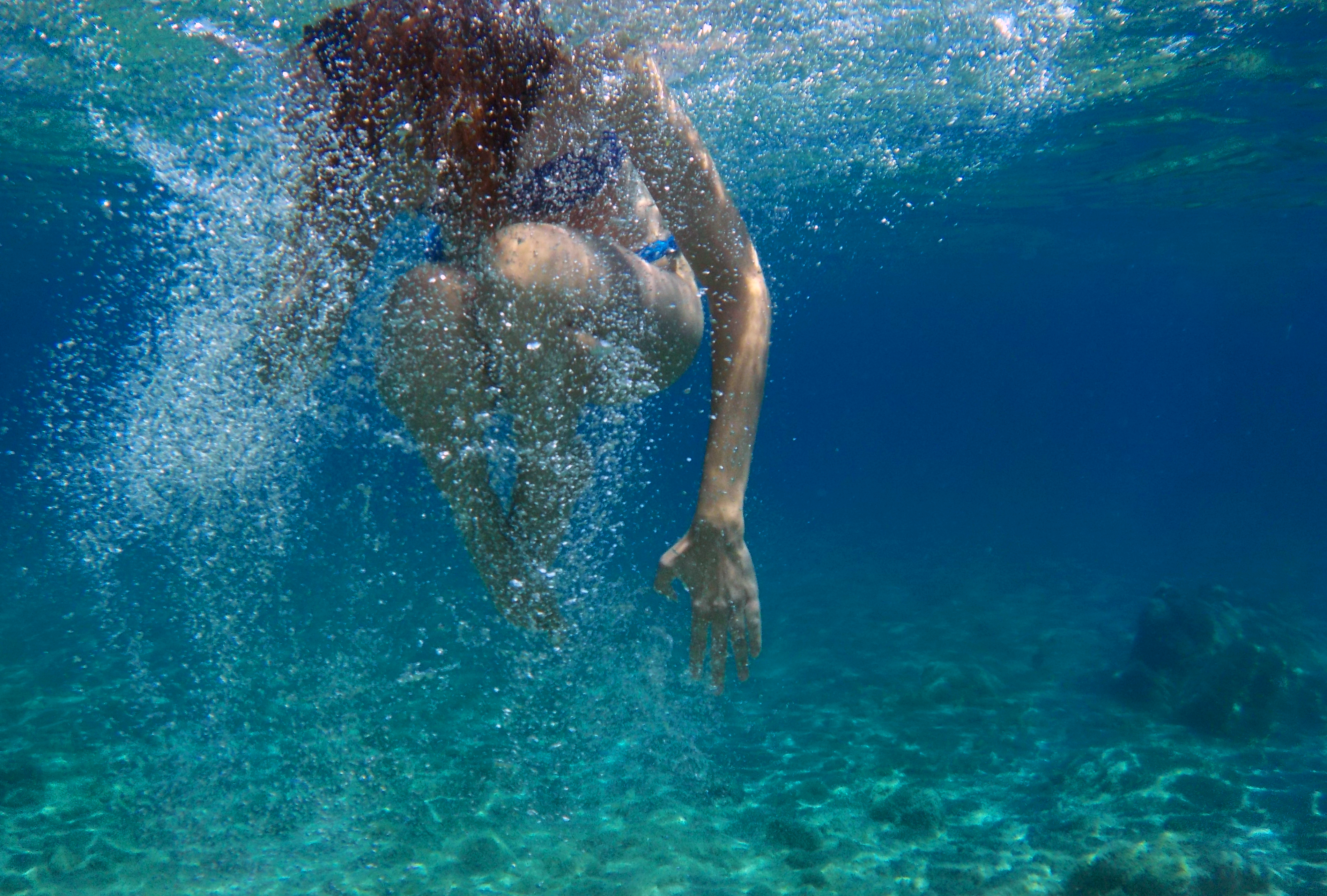 Underwater | V