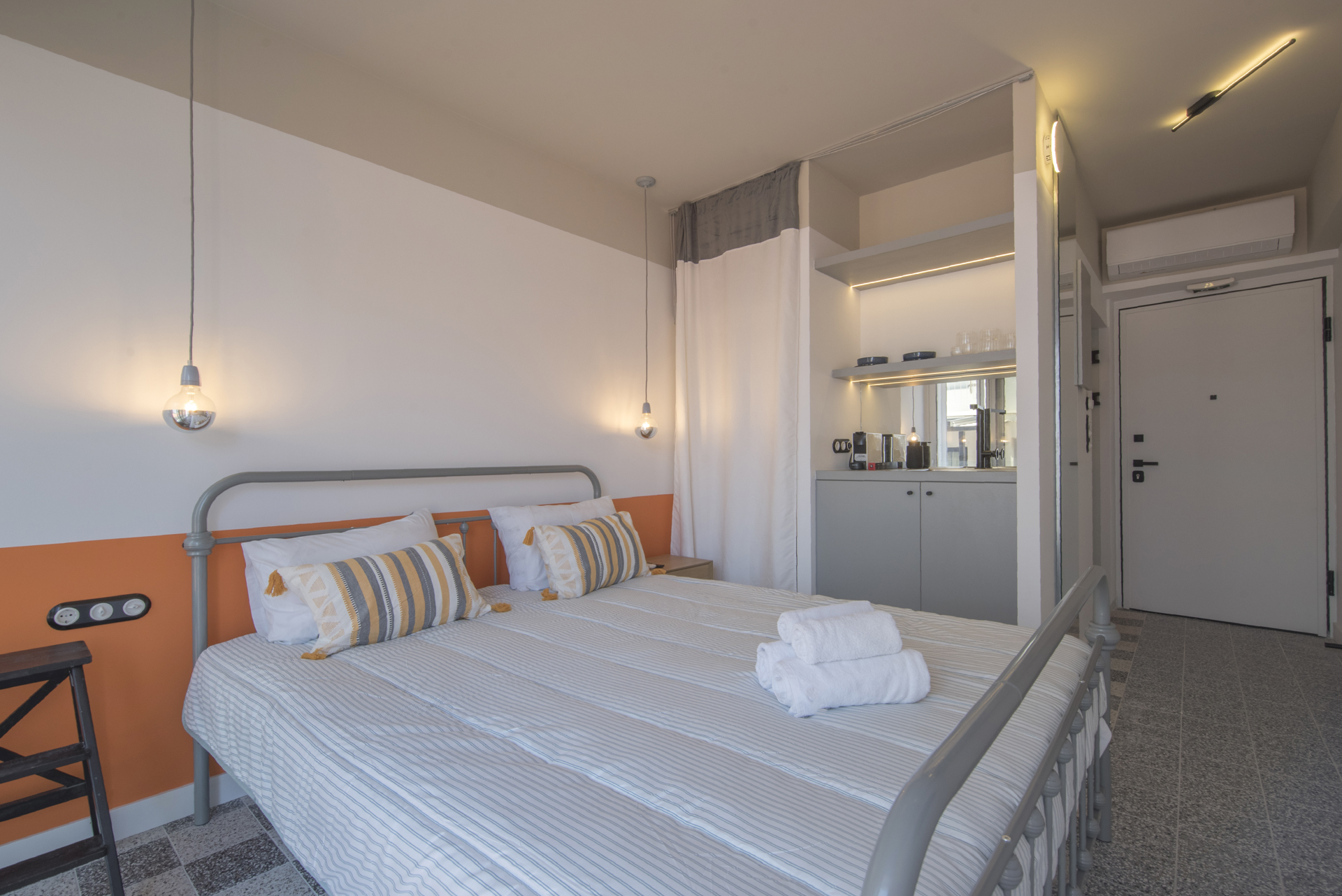 Boutique Room, Acropolis | XII