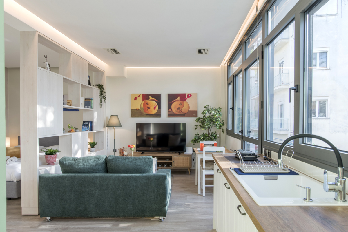 Cozy & Stylish Apartment, Athens | III