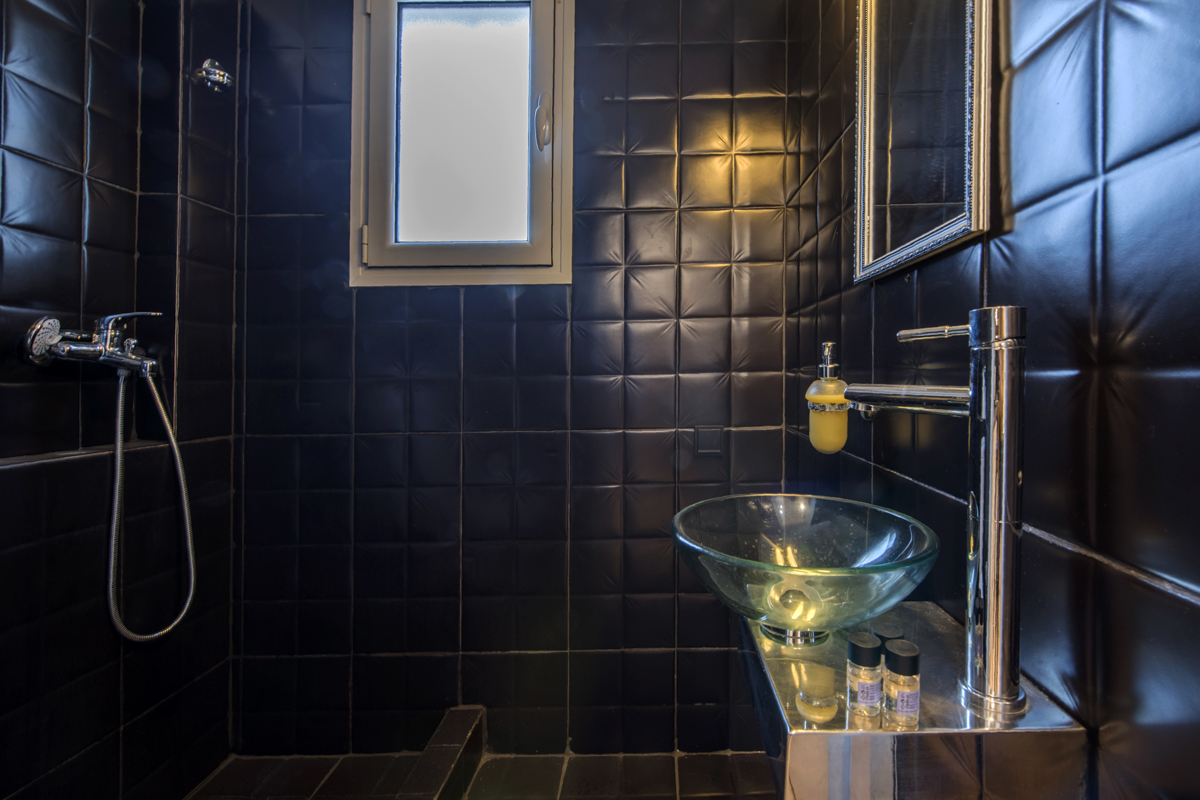 Cute & Tiny Apartment, Athens | X