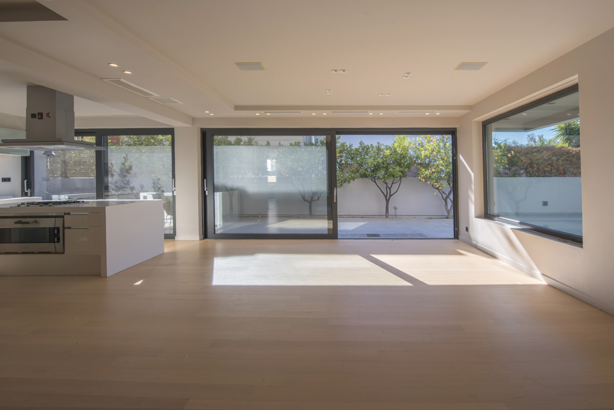 Poll House, Vari | XI