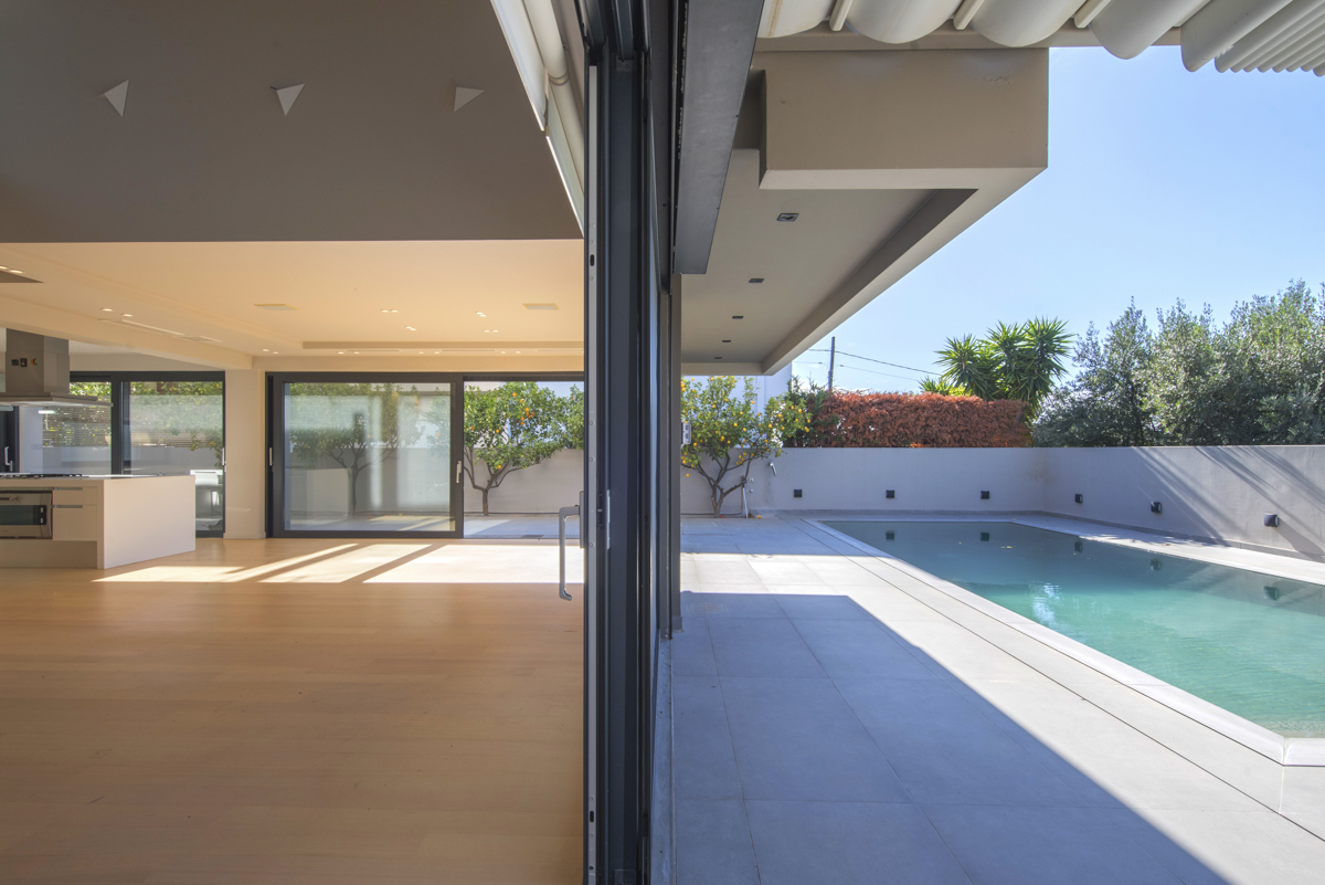 Poll House, Vari | XIV