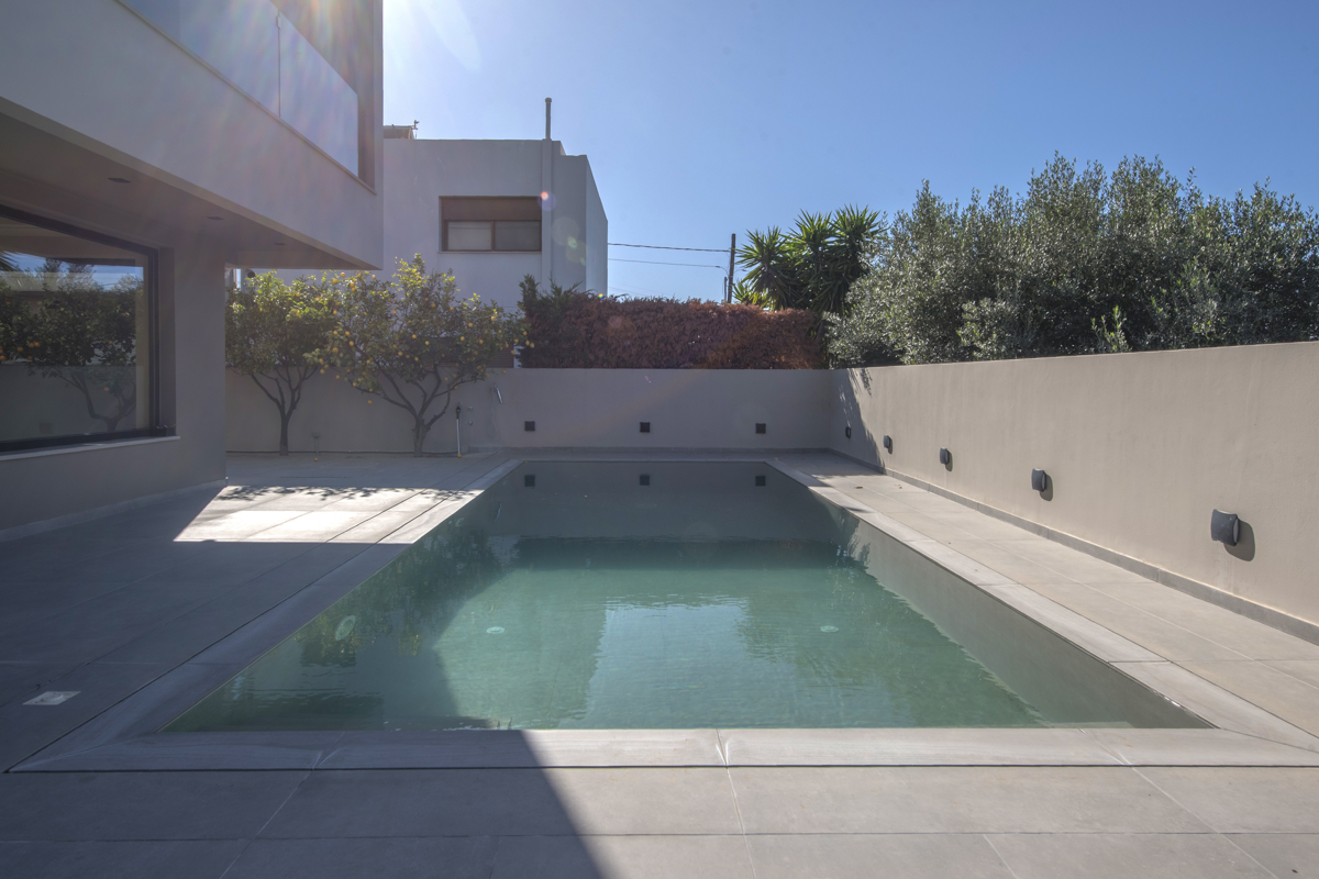 Poll House, Vari | XVIII