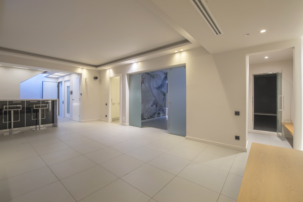 Poll House, Vari | XXXVI