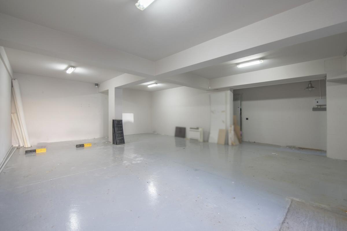 Poll House, Vari | XXXVIII