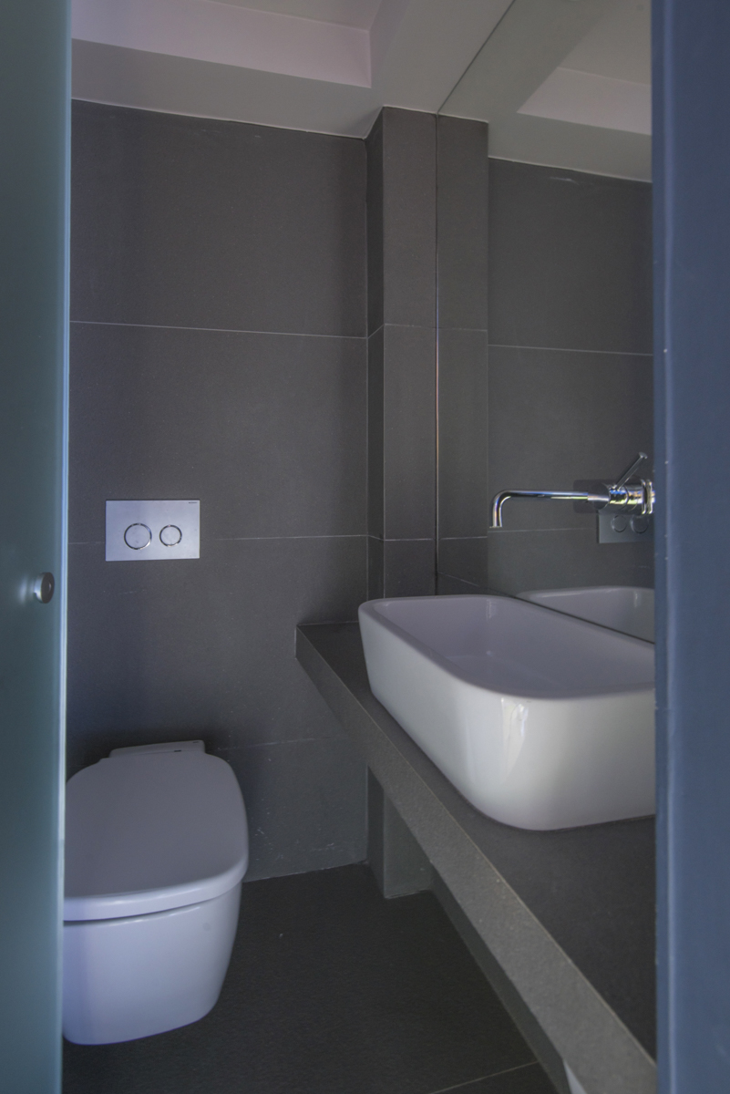 Poll House, Vari | XLIII