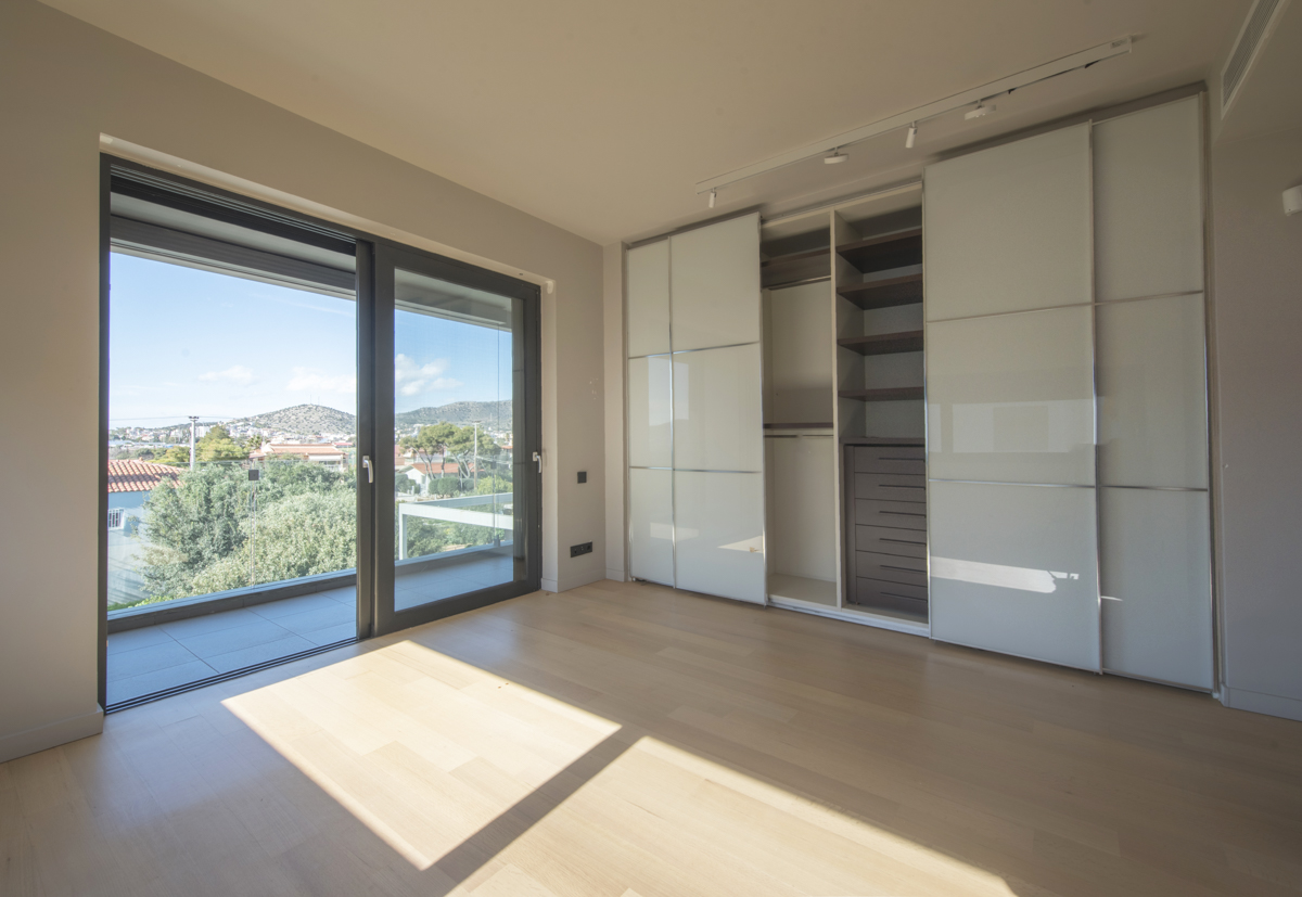 Poll House, Vari | XLIX