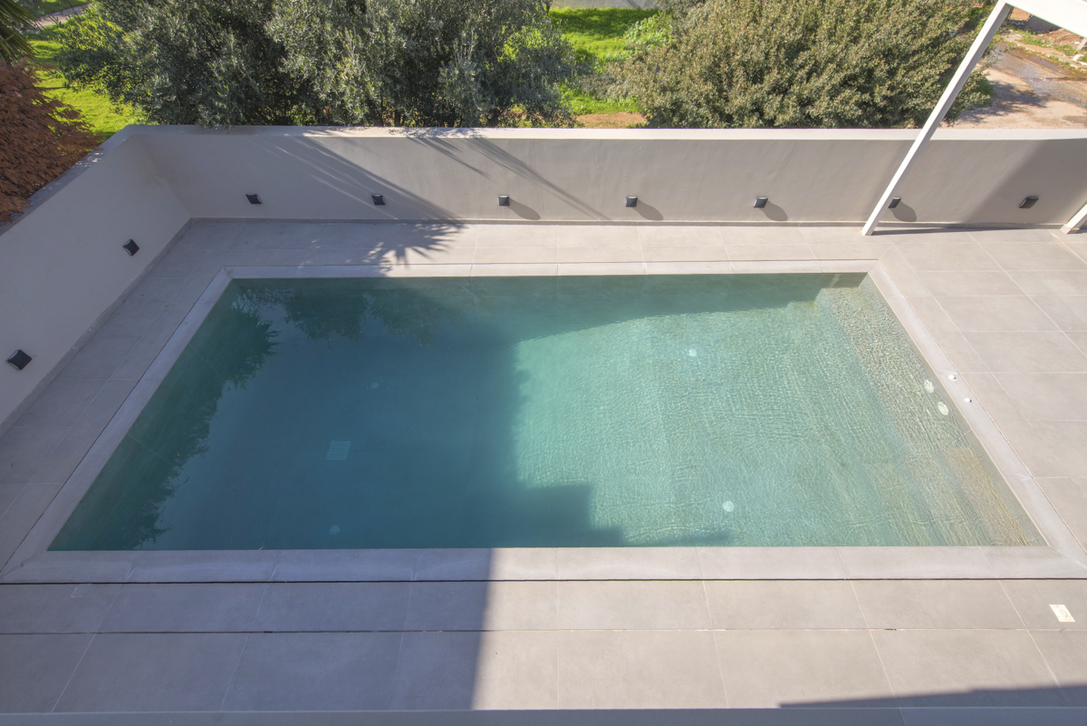 Poll House, Vari | LII