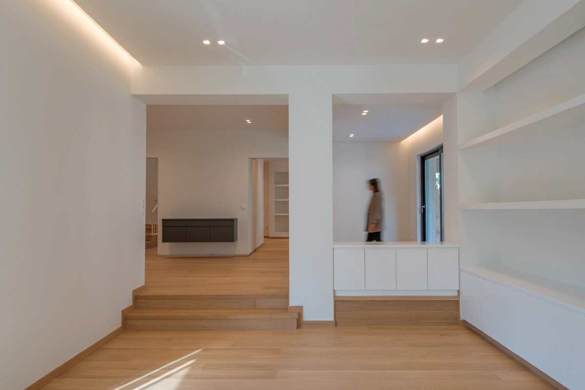 House | V