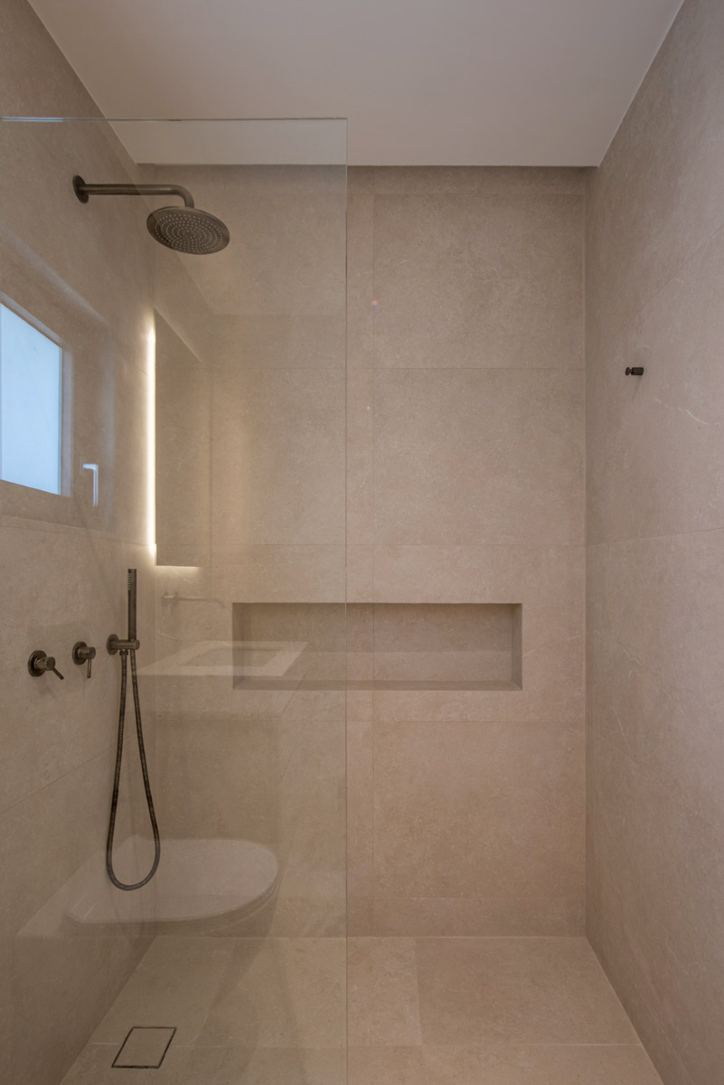 House | LI