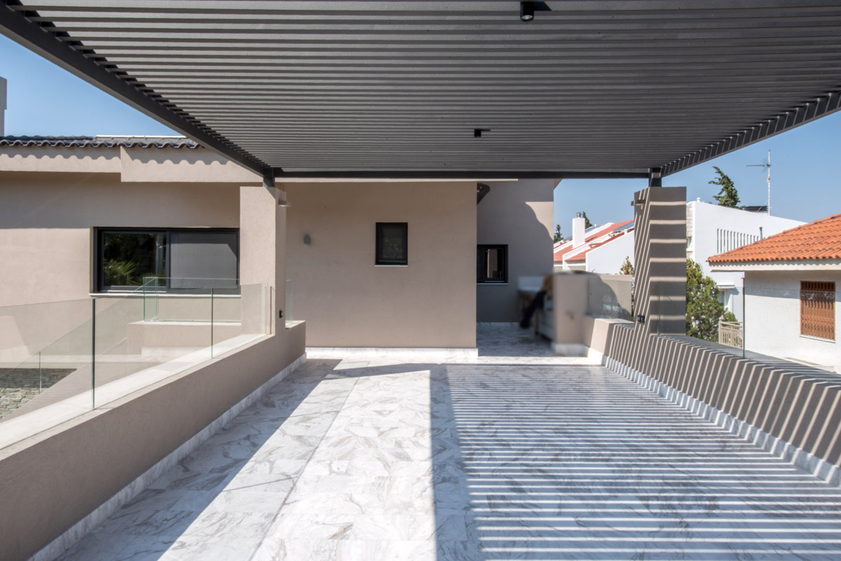 House | LX