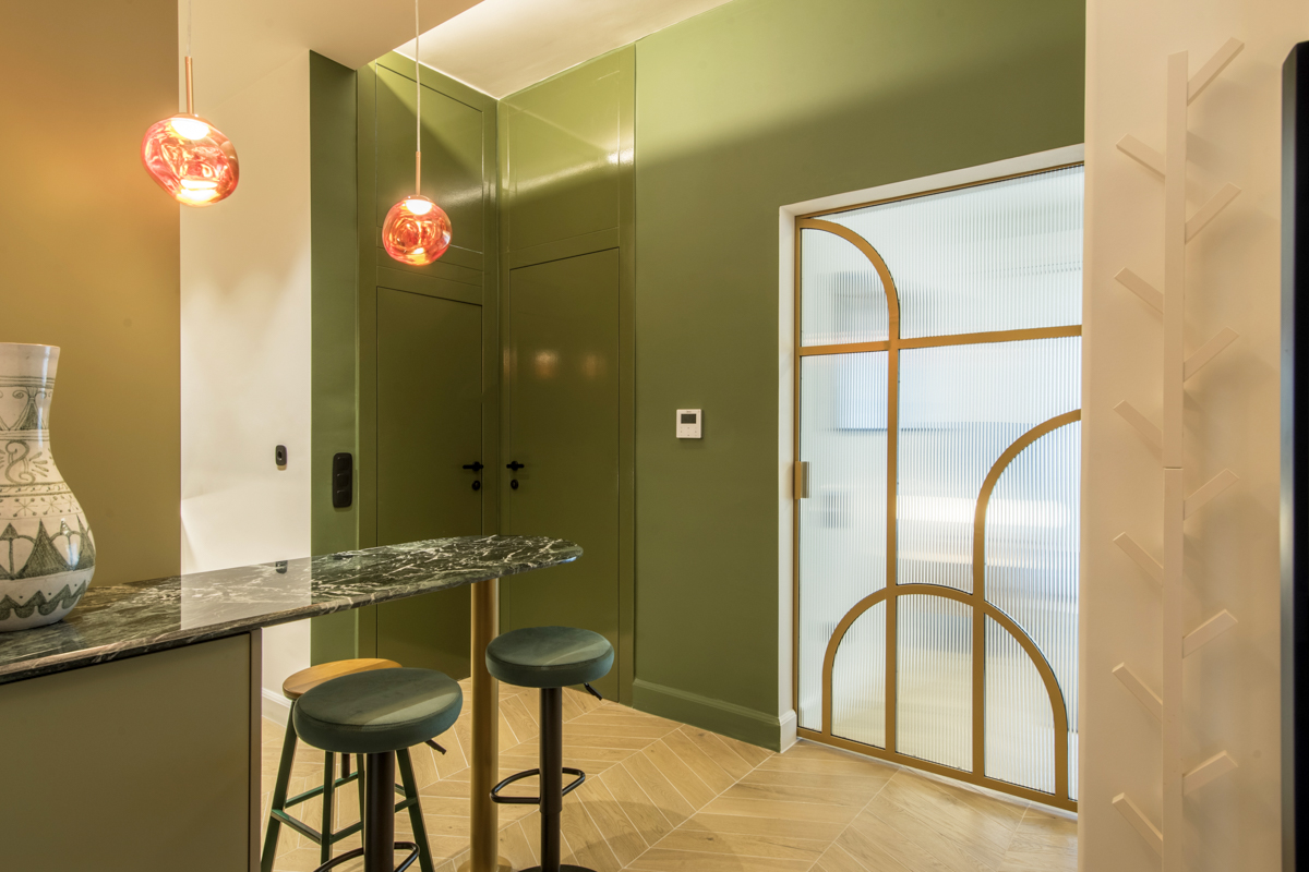 Luxury Apartment, Koukaki