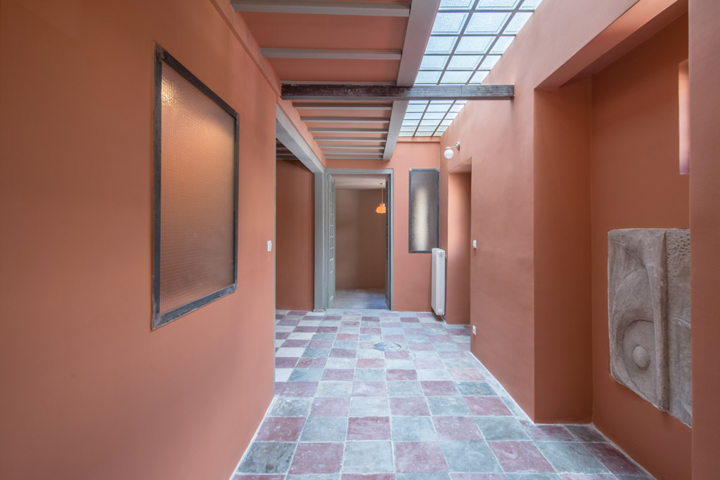Neoclassical House, Athens | X