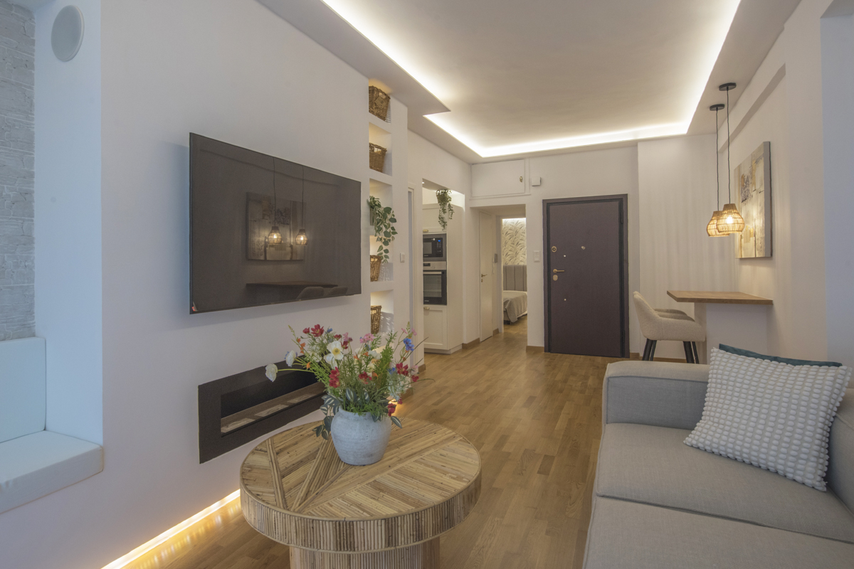 Renovated Apart. Athens | IX